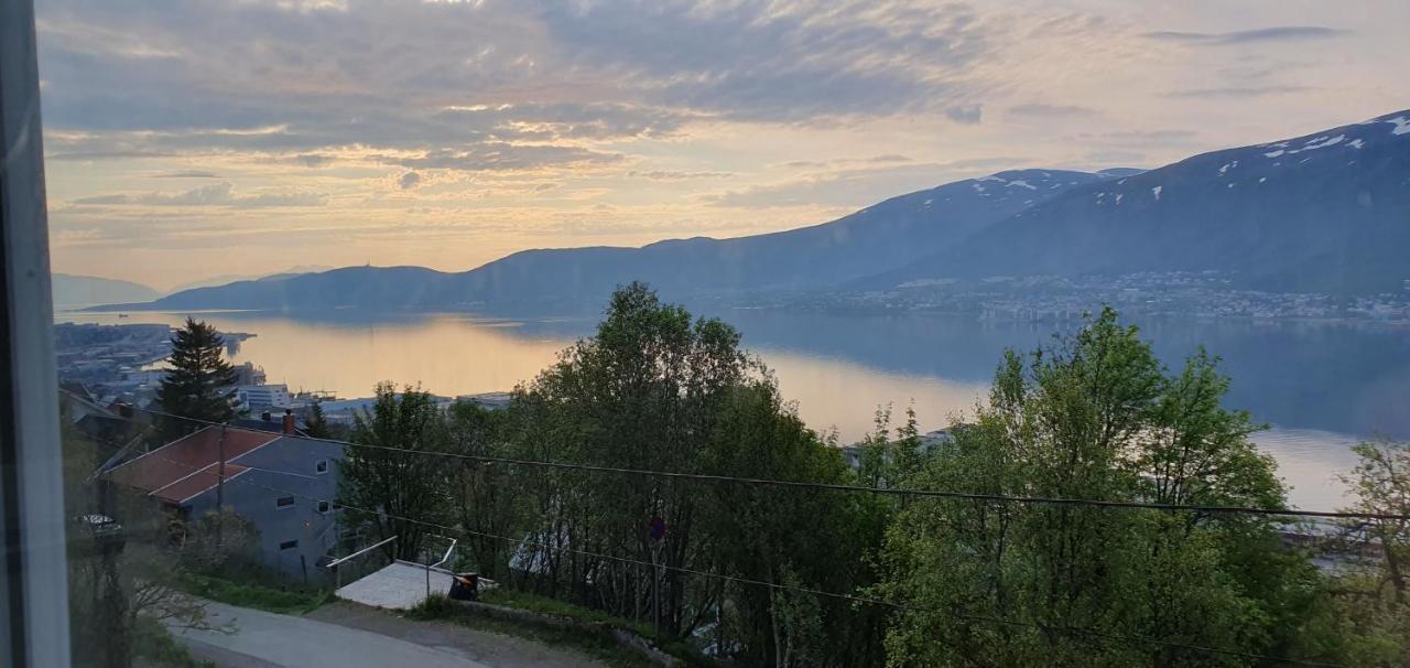 Tromsoapartment Silent Area With Nice View I Have Warm Caravan For Rent Same Place, 4 People Zewnętrze zdjęcie