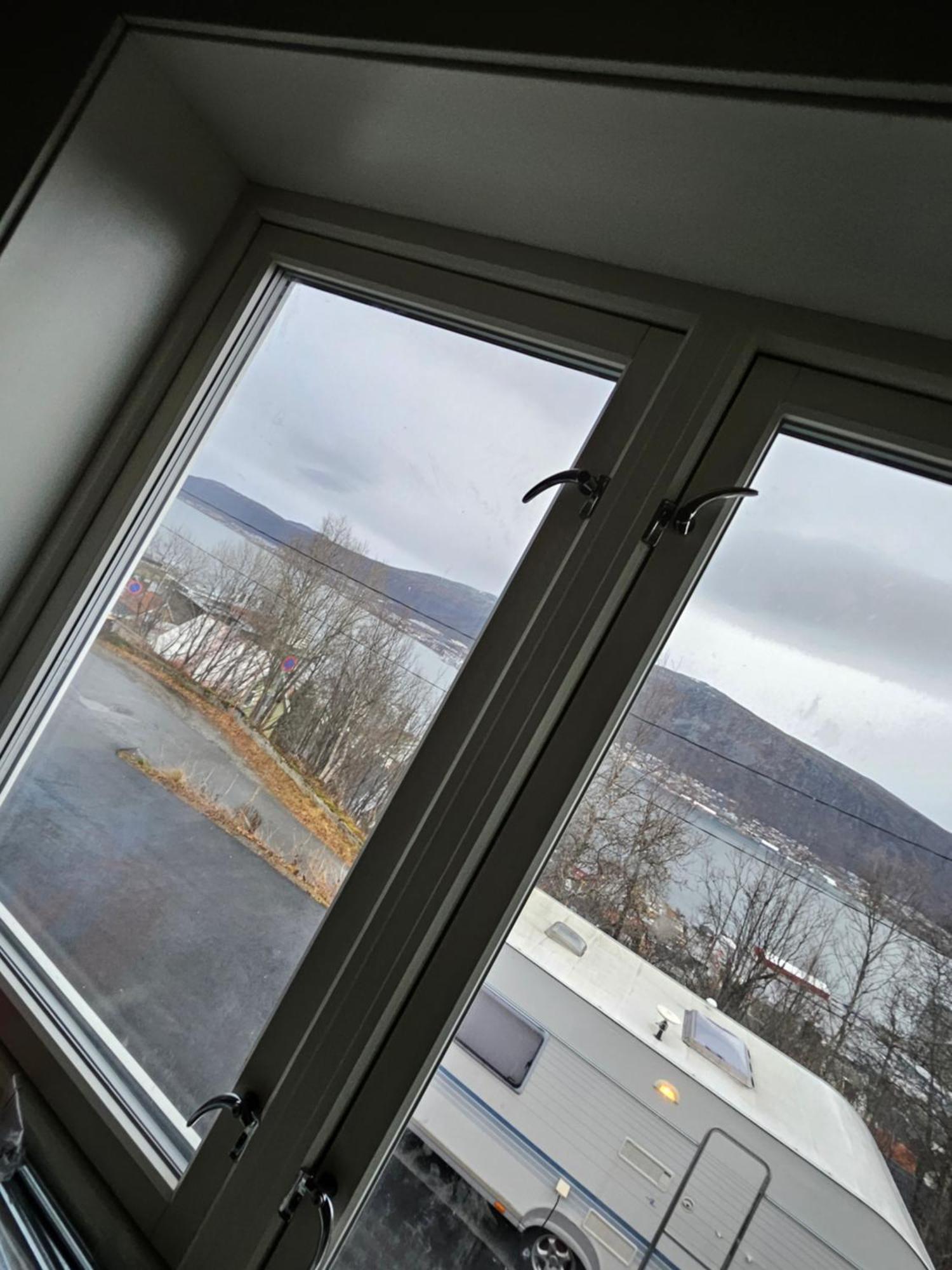 Tromsoapartment Silent Area With Nice View I Have Warm Caravan For Rent Same Place, 4 People Zewnętrze zdjęcie